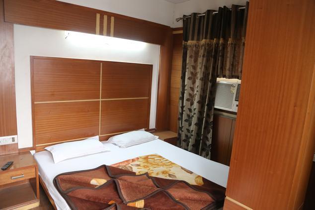 ניו דלהי White House Tourist Lodge מראה חיצוני תמונה