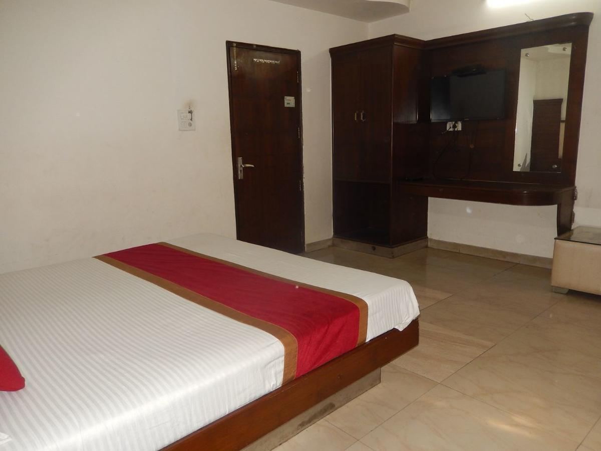 ניו דלהי White House Tourist Lodge מראה חיצוני תמונה